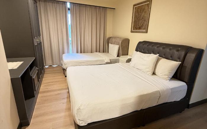 The Room At Times Square 