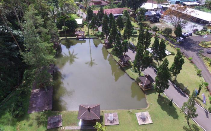 Lembah Hijau Resort & Hotel