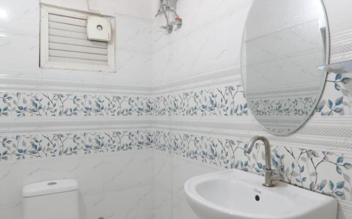 Goroomgo Mahaveer Palace Varanasi