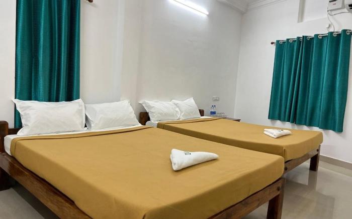 Individual Villa Auroville Beach PY for 25 members