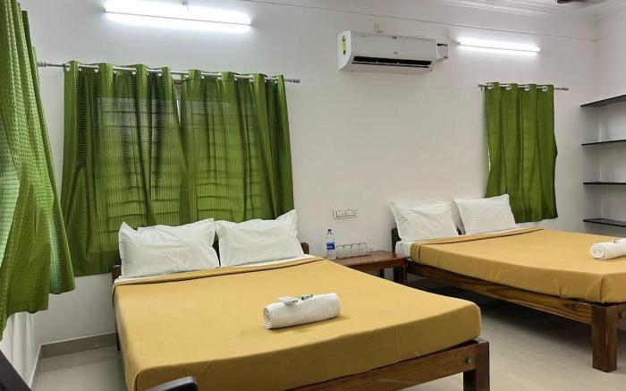 Individual Villa Auroville Beach PY for 25 members