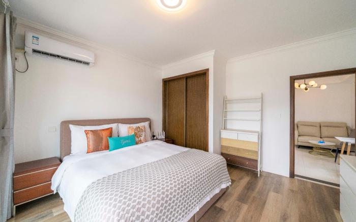 Tyms Business 1BR APT Gubei Yadu International