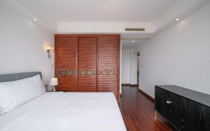 Tyms Elegant 3BR 2BA APT Xintiandi Shanghai Bay