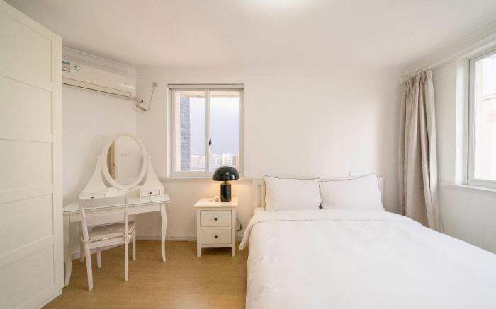 Tyms Premium 3BR 2BA APT Xujiahui Shiye Apartment