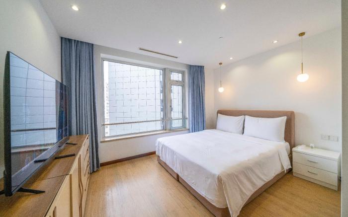 Tyms Elegant 1BR APT Xujiahui Jiahui International