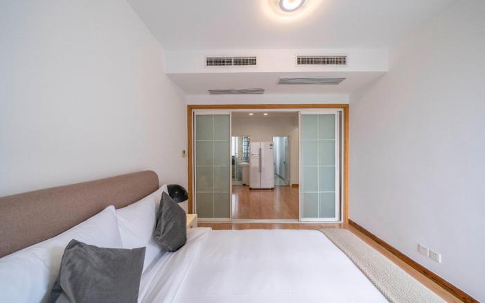 Tyms Elegant 3BR 2BA APT Gubei Royal Garden