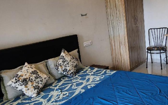 Weekend Getaway's - Golden Sparrow