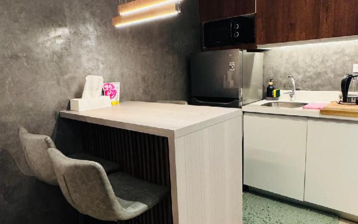 Azure Urban Resort (Staycation by K&K)