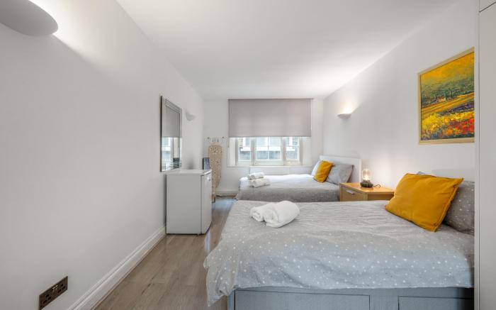 Studio apartment liverpool street