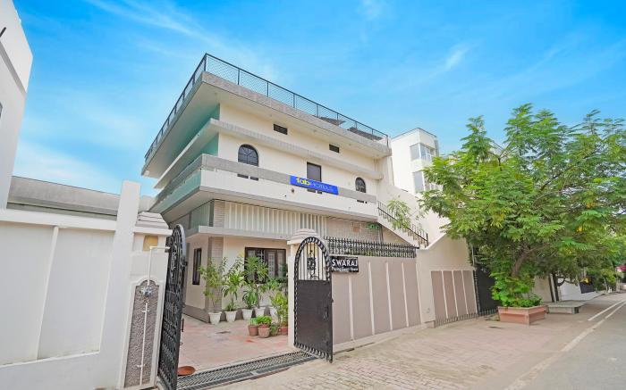 FabHotel Swaraj - Sankat Mochan Temple