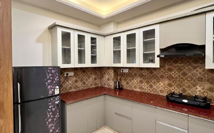 White lotus apartment