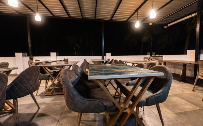 Royal 78 Backpackers - Bar & Restaurant