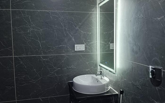 VIN HOTEL HENNUR CROSS