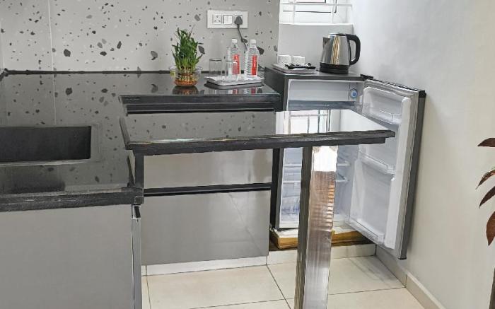 VIN HOTEL HENNUR CROSS