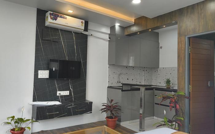 VIN HOTEL HENNUR CROSS