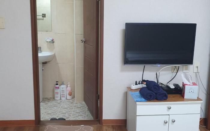 번화가 근처에 조용한 숙소