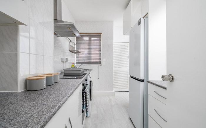 NEW! Cosy Flat | Wapping Station | Free Parking