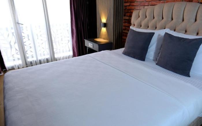 Comfy Urban Nest with Modern Touches