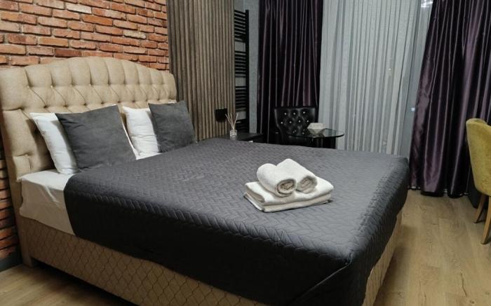 Minimalist Chic with Maximum Comfort