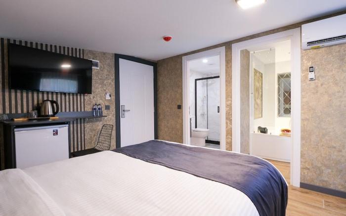 An Urban Oasis with Warm Bubbles