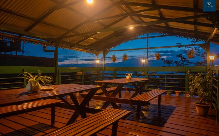 Divine  Himalayan Resort, Walking Distance from Mall Road Darjeeling