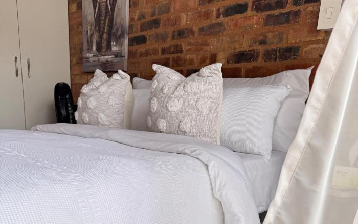 Maboneng| 24hr security| fast Wi-Fi| clean