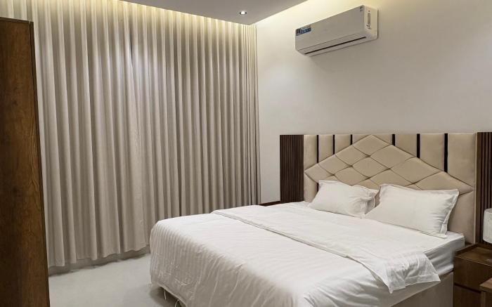 اجنحة القمه للشقق المخدومه