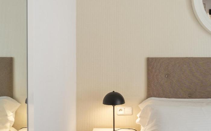 LATROUPE Grand Place Hostel