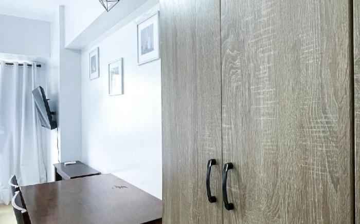 * * E Simple Studio Retreat