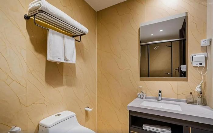 Qiqiaowu Hotel (South Railway Station and Daxing Airport Connection Caoqiao Metro Station Branch)