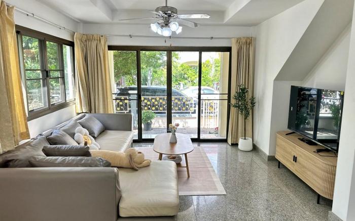 A Spacious and Peaceful detached house in Bangkok