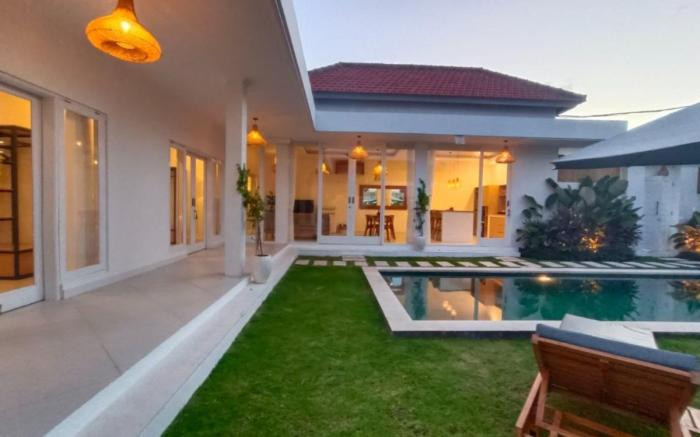 NEW 3BDR Villa - 3 Min Echo Beach