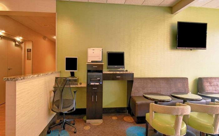 Hampton Inn Clinton Hotel