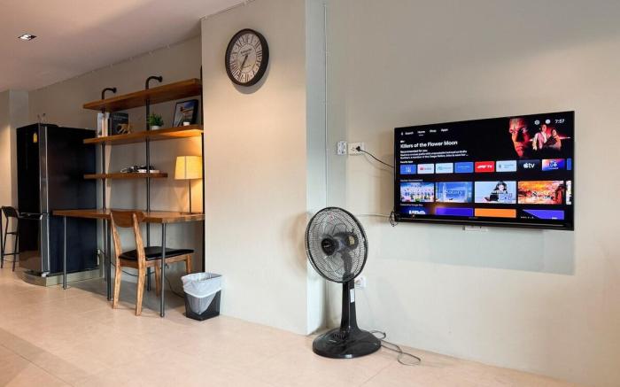 Central 1BR 50sqm｜BTS Walk｜Food & Night Market