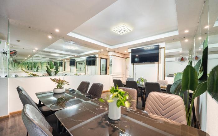 King's Hotel In City Central