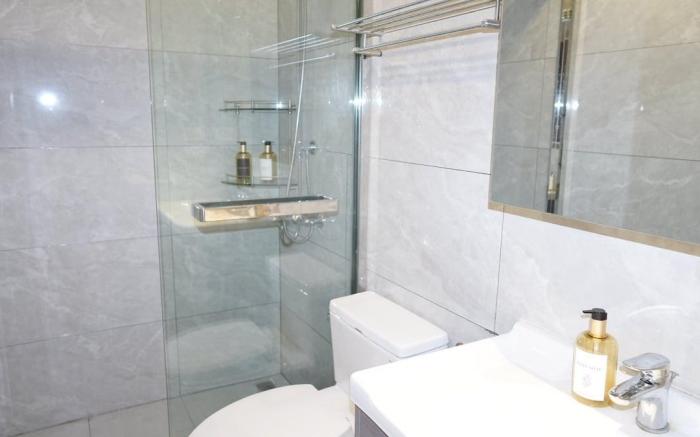 Modern Studio Unit with Infinity Pool & Gym