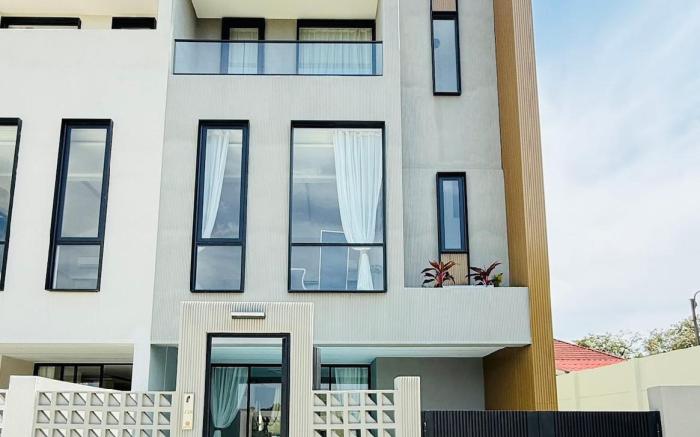 Gorgeous-Viila 4 Bedroom 5 Bathroom & Rooftop*8*