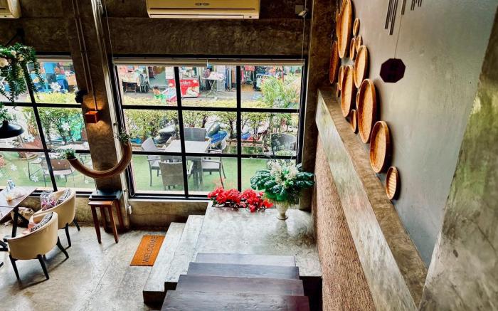 Sukhum Victorymonument-Ari