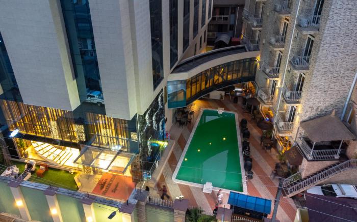 WATERCRESS HOTEL AND SIGNATURE