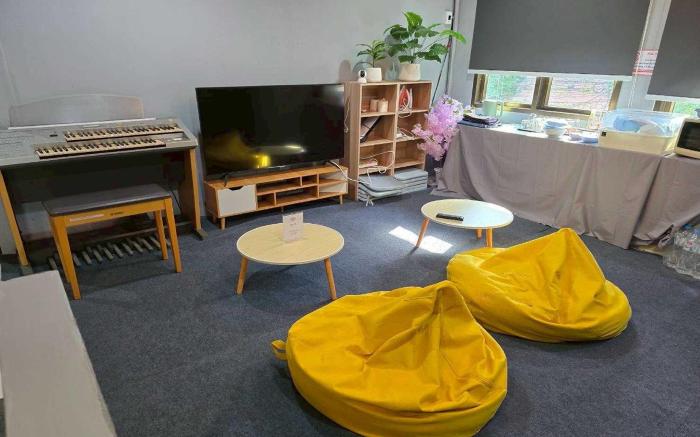 Sukhum Huai Khwang Guest House