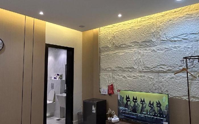 Modern apartmen close to airport  شقة أنيقة النرجس