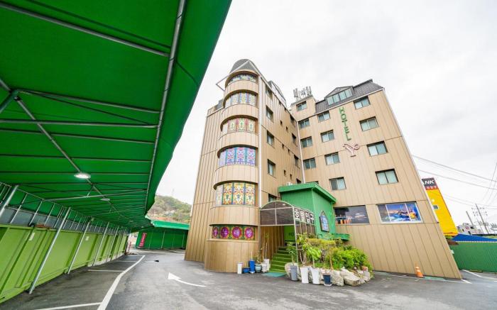 Yangpyeong Hotel Y