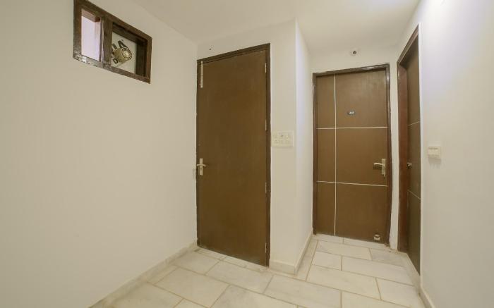 Hotel O Royal Discovery