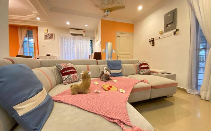 Eden Residence Bukit Beruang 4BR 11Pax - BigGarden