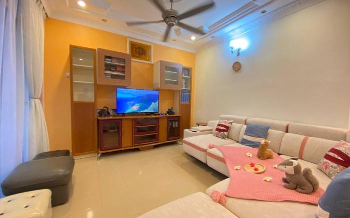 Eden Residence Bukit Beruang 4BR 11Pax - BigGarden
