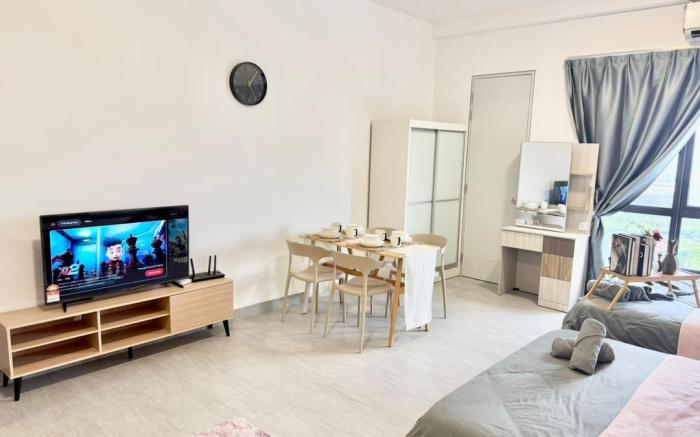 RC 1-6Pax Sunsuria cozy Studio Setia Alam SCCC TV