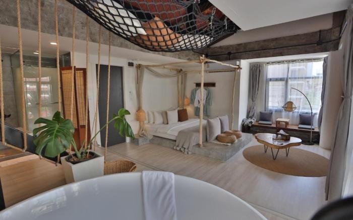 YOLO Bangkok Boutique Hotel