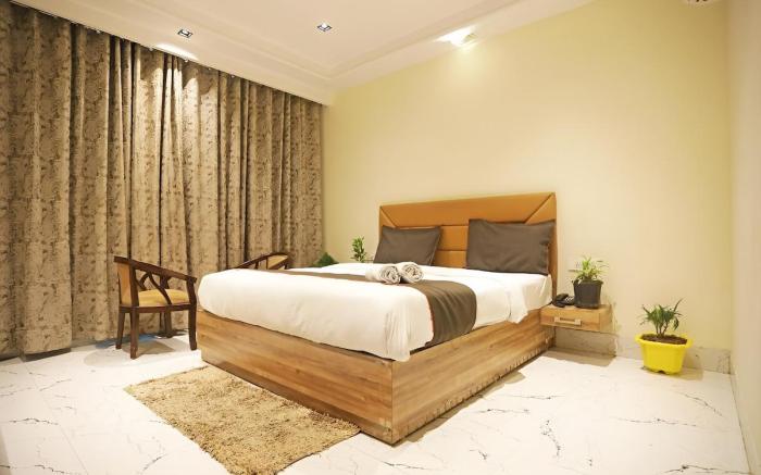 Hotel GoodLuck House Near Delhi Airport