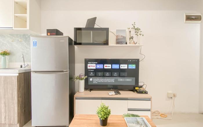 1BR at Vittoria near Daan Mogot Mall By Travelio