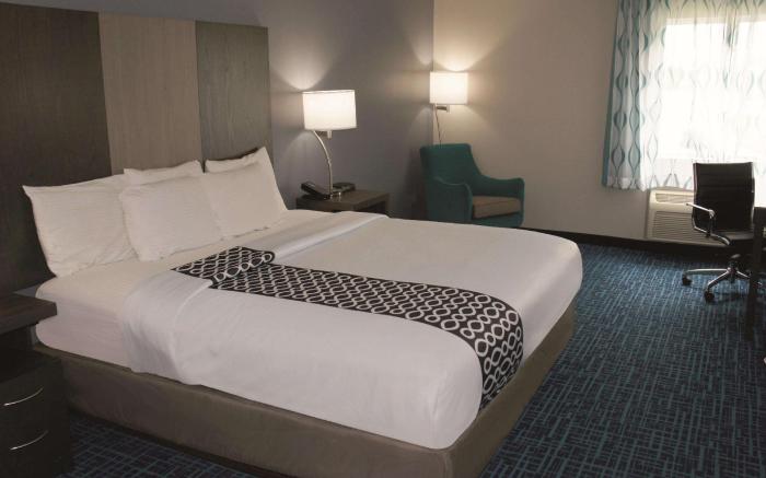 La Quinta Inn & Suites by Wyndham Peru Starved Rock St Park 